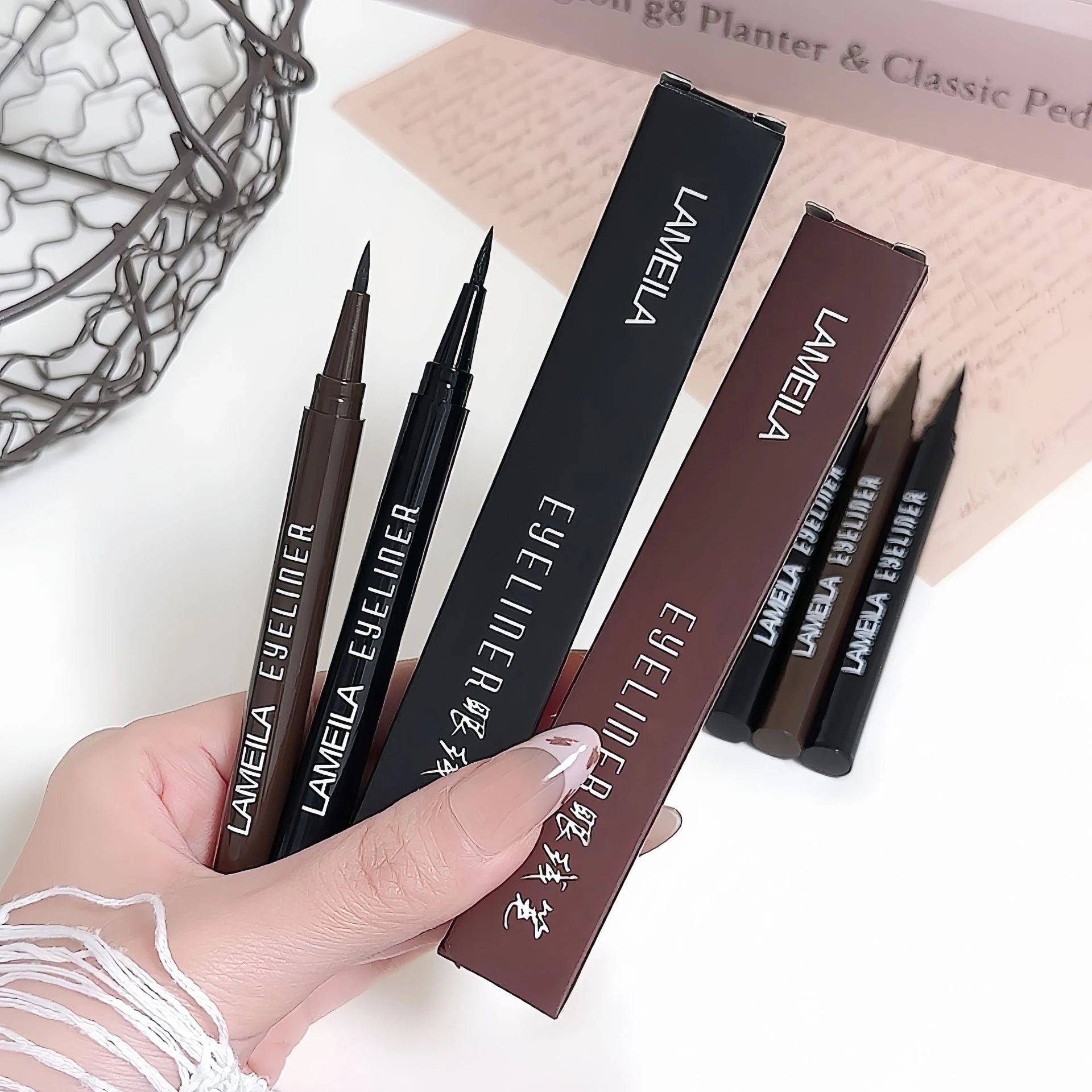 LAMEILA Eyeliner — Model 841