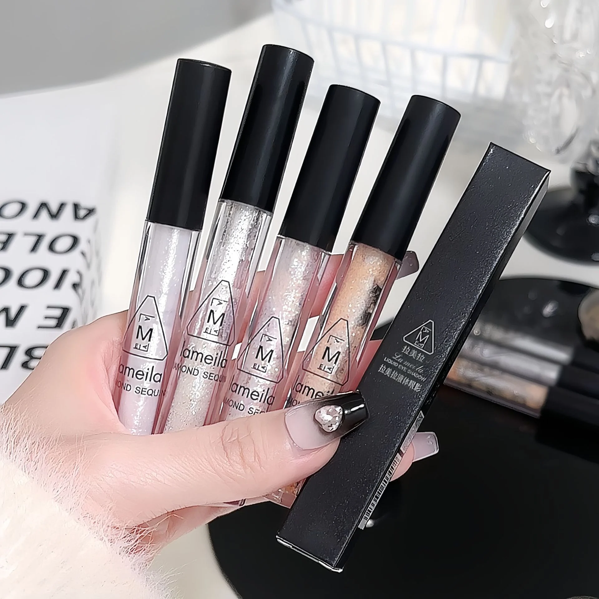 LAMEILA Eyeshadow — Model 1030