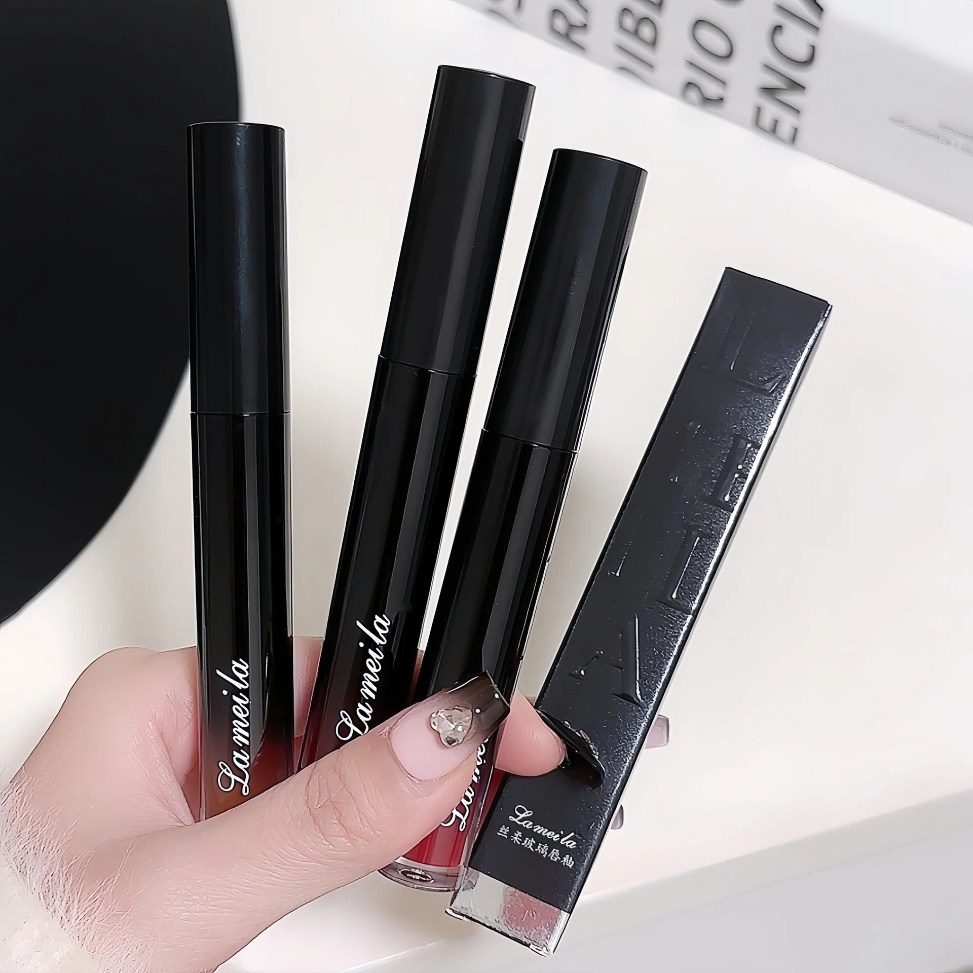 LAMEILA Lip Color — Model 2030