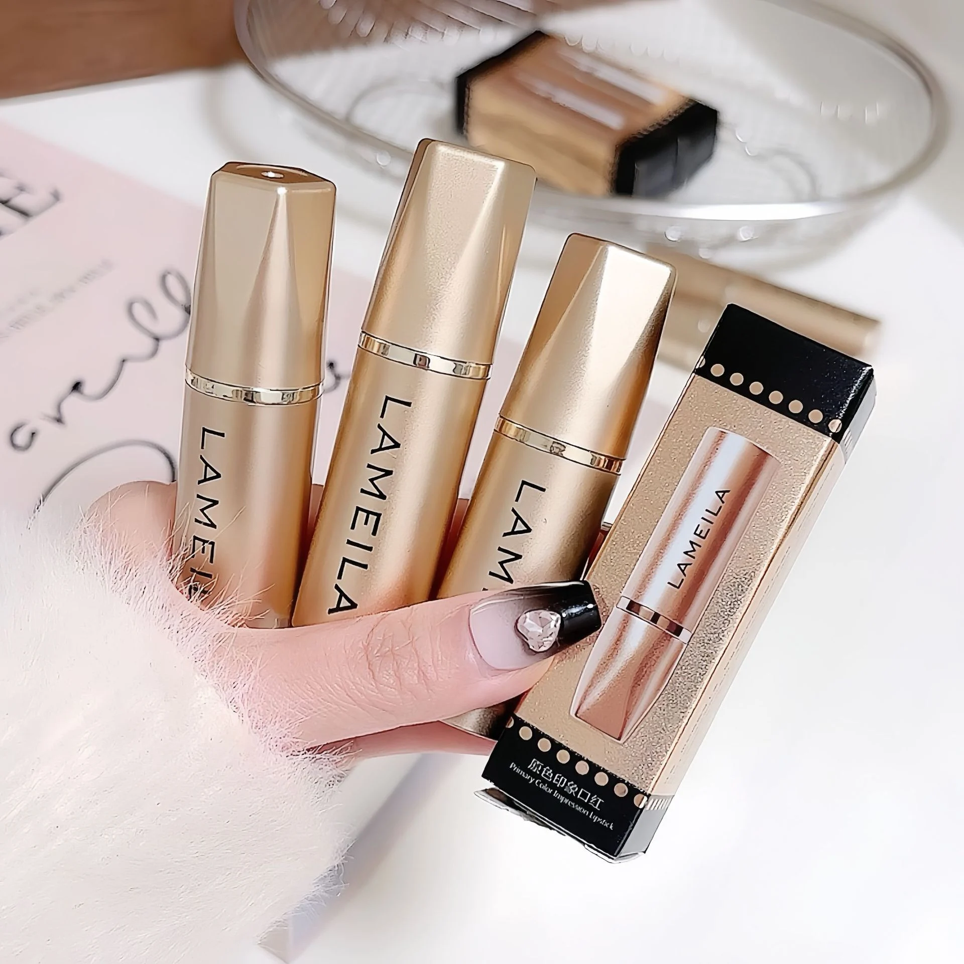LAMEILA Lip Color — Model 2003