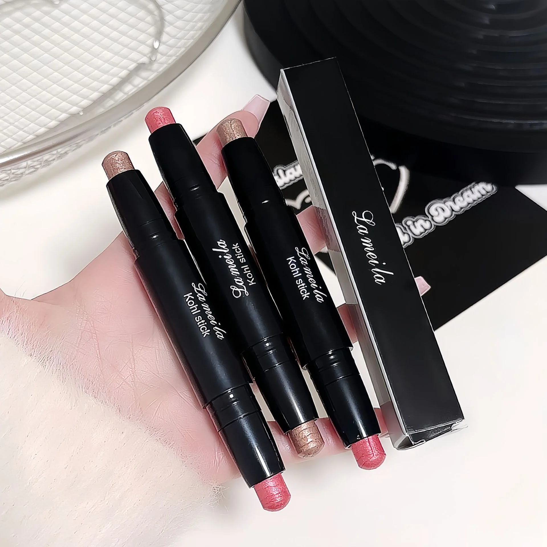 LAMEILA Eyeshadow — Model 3045